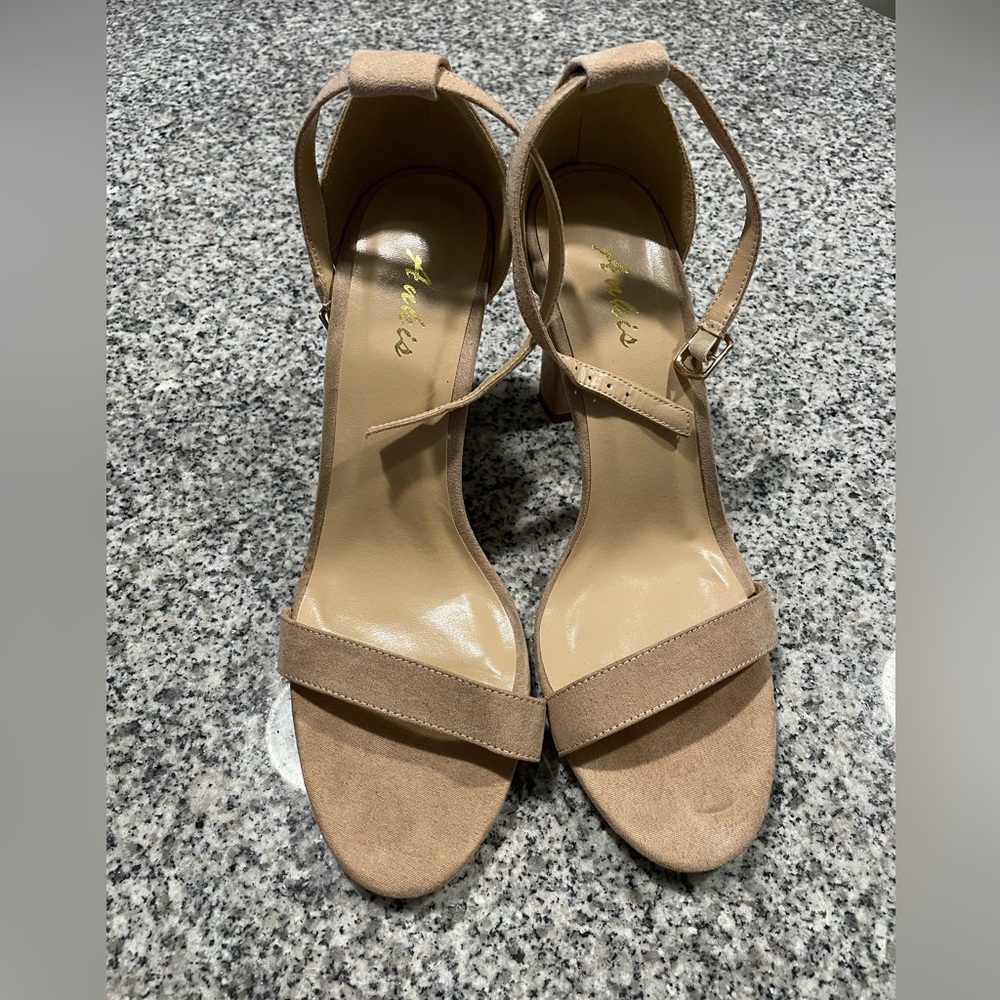 Ankis Thick Heel